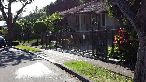 Aluminum double sliding gate