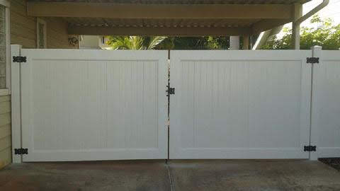 White vinyl double swing gate