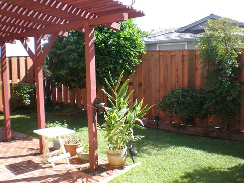Redwood shadow box fence on Oahu