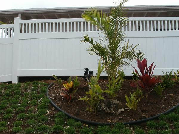 White vinyl privacy fence installation in Hawaii