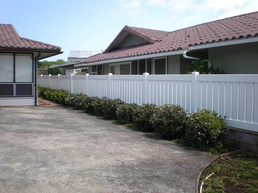 Upright Fencing Hawaii vinyl fence project